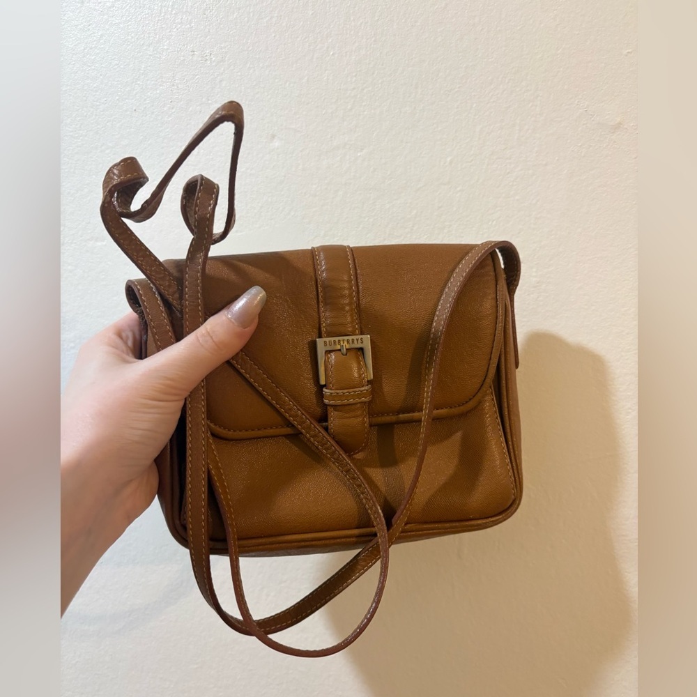 Burberrys Crossbody Bag‎ with Gold Details - Picture 14 of 14